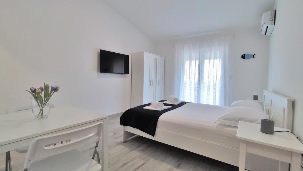 Apartmani Bodo Drvenik  Exterior foto